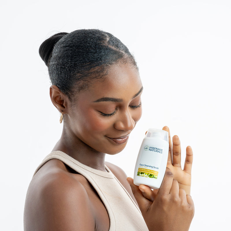 FACE CLEANSING SCRUB with Bamboo Fibre, Avocado, Plum & Sweet Orange, 100 ml