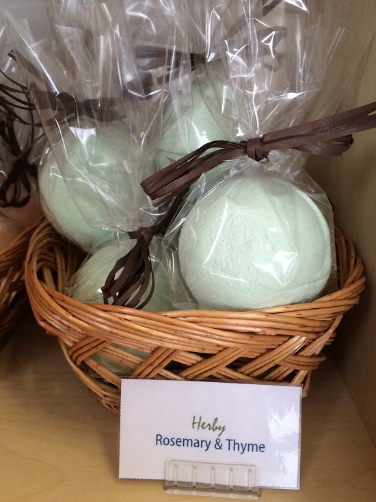 Essential oil BATH BOMB with Shea Butter - ROSEMARY & THYME